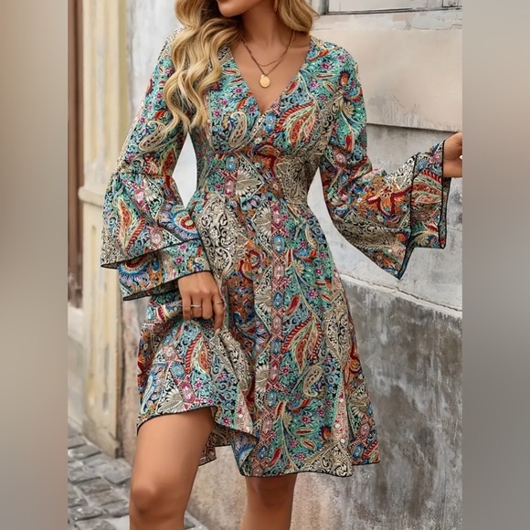 The Real Clean Company Dresses & Skirts - Bohemian Paisley Flare Sleeve Dress New Boutique Size XL